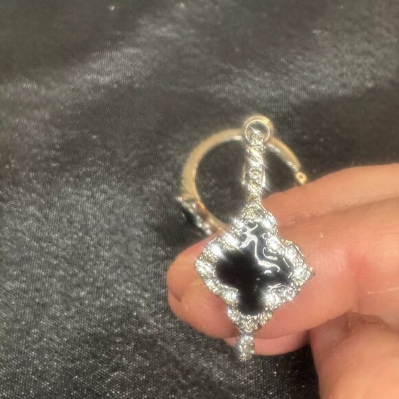 Silver Onyx Cross earings - Picture 4 of 5